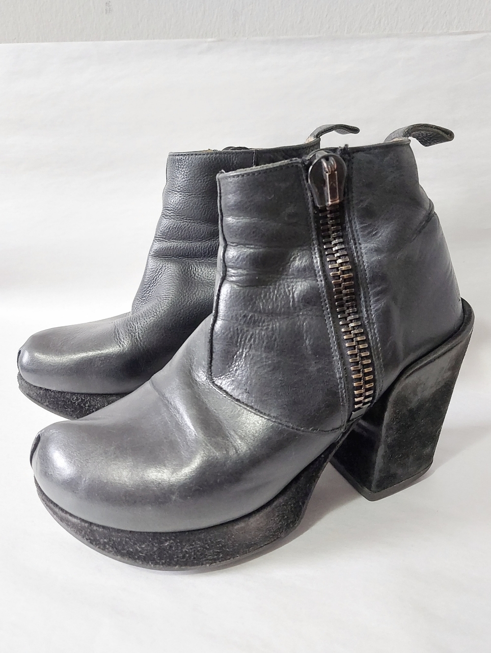 John Fluevog Tinder Chunky Heel Black Waxed Leather Platform Ankle Boots Size 7